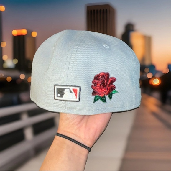 New Era Black Yankees & White White Sox Floral Patch Caps~Comes in two - Picture 3 of 8